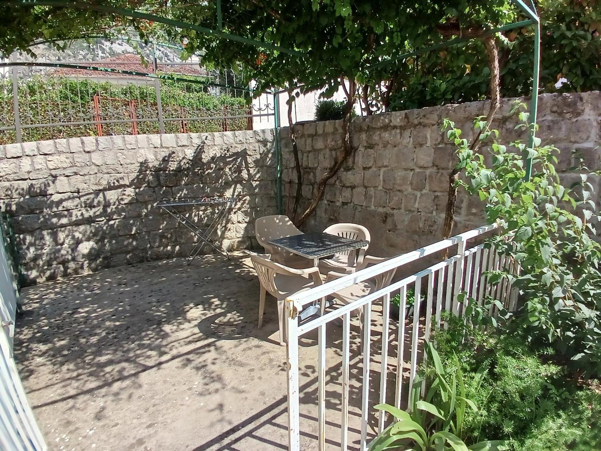 Apartments Tiha Noc Kotor Dış mekan fotoğraf